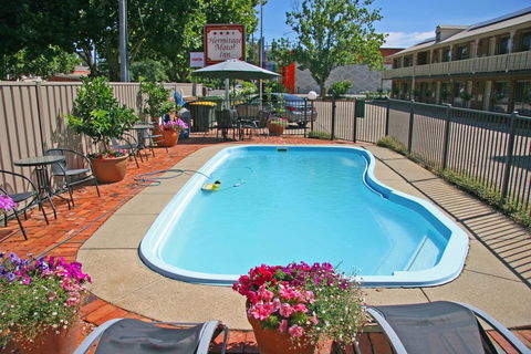 Hermitage Motor Inn - Sydneys Hotel 3