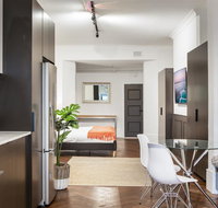 High-End Studio Near Parks Theatres and Dining - Sydneys Hotel