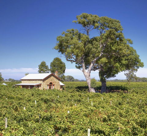 Highbank Country Accommodation - Sydneys Hotel 3
