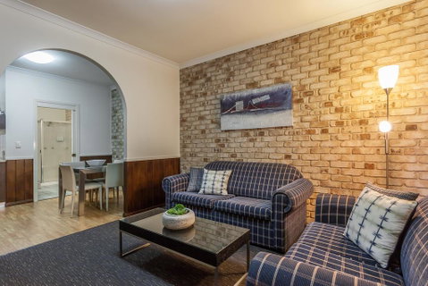 Highlander Motor Inn - Sydneys Hotel 3