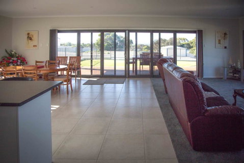 Highview On Victoria Coffin Bay - Sydneys Hotel 3