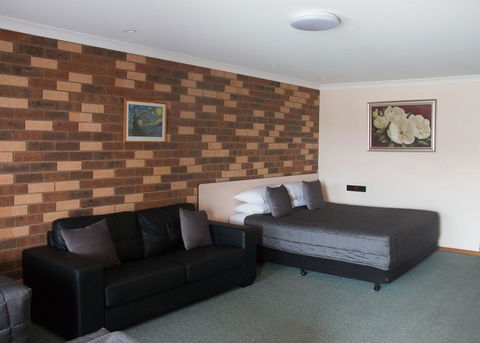 Highway Inn Motel - Sydneys Hotel 0