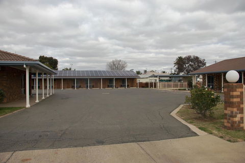 Highway Inn Motel - Sydneys Hotel 2