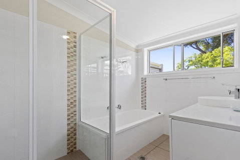 HILLTOP HAVEN In MOLLYMOOK - Sydneys Hotel 3
