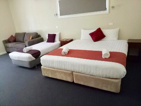 Hillview Farmstay - Sydneys Hotel 2