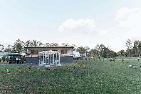 Hinterland Boutique Cottages-Fig Tree Cottage - Sydneys Hotel 1