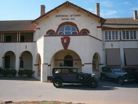 Historic Hydro Motor Inn - Sydneys Hotel 2