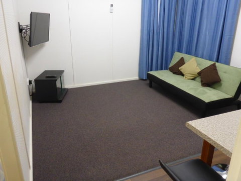 Holiday House Clermont - Sydneys Hotel 3