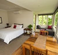 Hollyhock - Sydneys Hotel