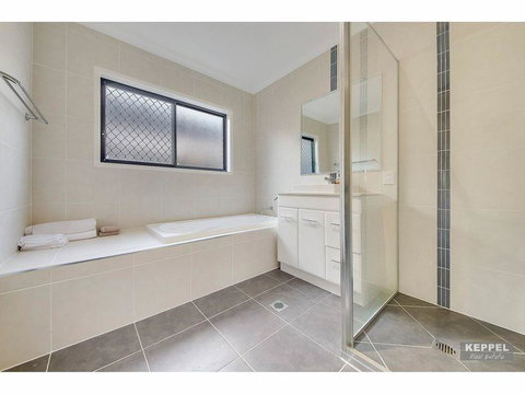 Home Sweet Home - Sydneys Hotel 0