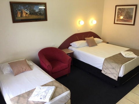 Homestead Motel - Sydneys Hotel 2