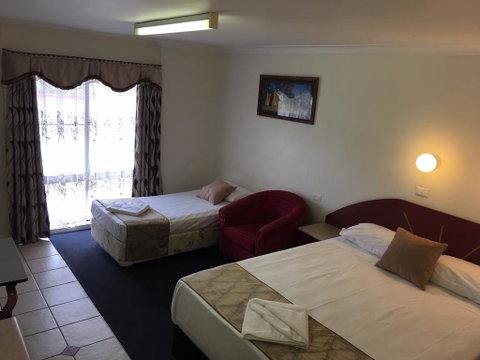 Homestead Motel - Sydneys Hotel 3