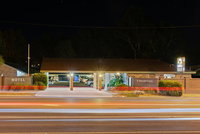 Homestead Motor Inn  Apartments
