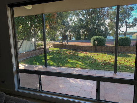 Hooterville - Sydneys Hotel 1