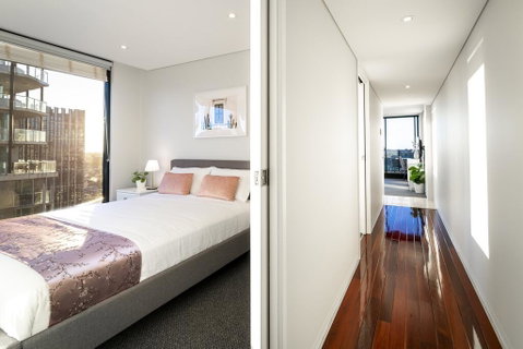 Horizons 1402 - Sydneys Hotel 2