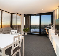 Horizons 1402 - Sydneys Hotel