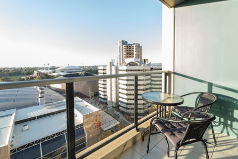 Horizons 1402 - Sydneys Hotel 3