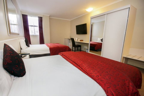 Isa Hotel - Sydneys Hotel 2