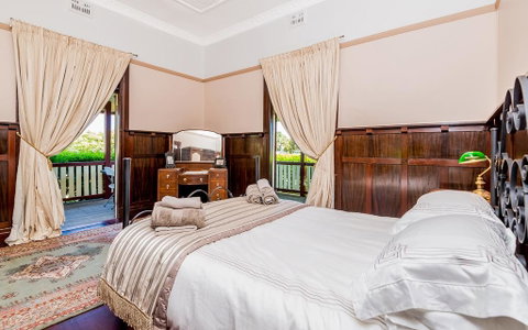 Ithaca - Sydneys Hotel 3