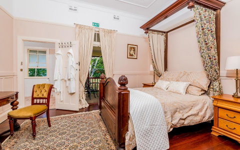 Ithaca - Sydneys Hotel 2