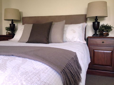 Jacaranda House Bed & Breakfast - Sydneys Hotel 1