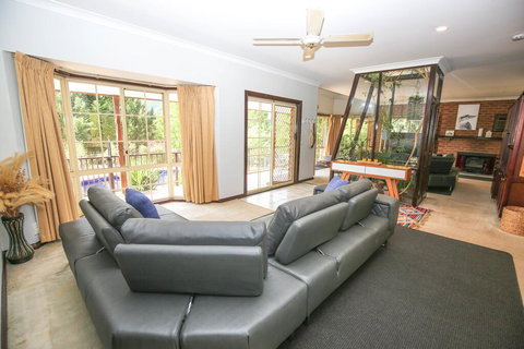 James Close - Sydneys Hotel 2