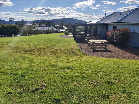 Jasmine Lodge - Sydneys Hotel 1