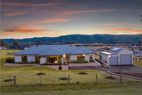 Jasmine Lodge - Sydneys Hotel 0