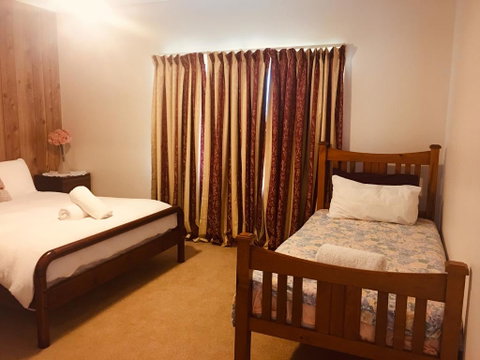 Jay Jay BNB Portland Australia - Sydneys Hotel 1