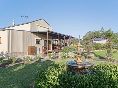 Kelman Cottage - Tucked Away With Pool + Native Wildlife - Sydneys Hotel 1