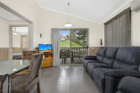 Kendalls Beach Holiday Park - Sydneys Hotel 1