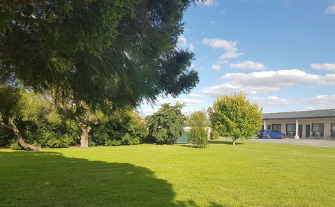 Kerang Valley Resort - Sydneys Hotel 0