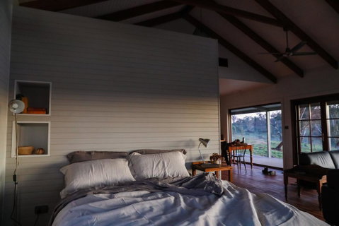 Kestrel Nest EcoHut - Sydneys Hotel 2