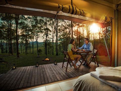 Ketchup's Bank Glamping - Sydneys Hotel 0