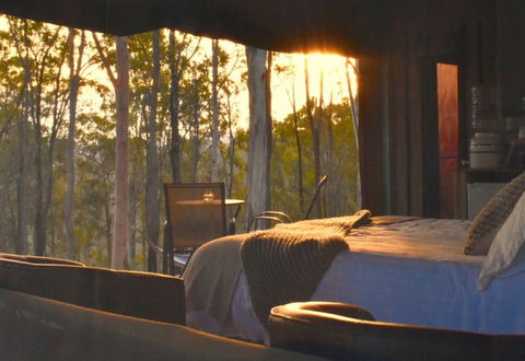 Ketchup's Bank Glamping - Sydneys Hotel 1