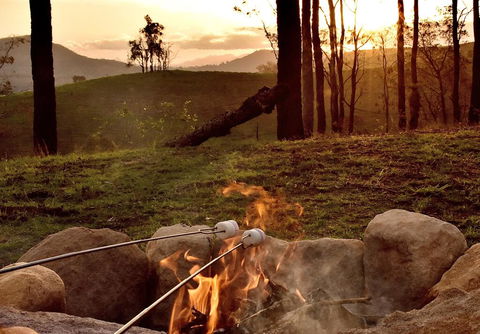 Ketchup's Bank Glamping - Sydneys Hotel 2