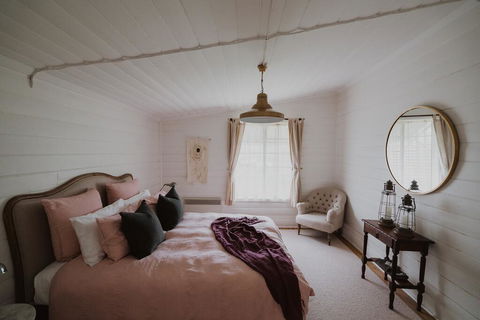 Kimo Estate - Sydneys Hotel 0