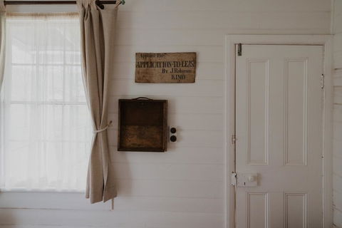 Kimo Estate - Sydneys Hotel 1