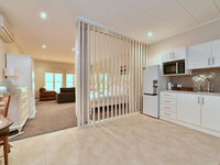 King I - you can honestly walk to Bimbadgen and Hope Estate concerts