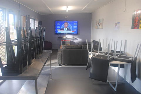 Kingaroy Holiday Park - Sydneys Hotel 2