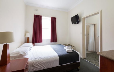 Knickerbocker Hotel - Sydneys Hotel 0