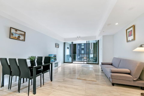 KOZYGURU HAYMARKET SYDNEY CITY VIEW 2 BED STUNNING APT NHA178-1206 - Sydneys Hotel 3