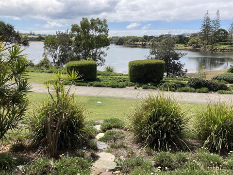Lagoon-Front Luxury At Twin Waters Resort - Sydneys Hotel 0