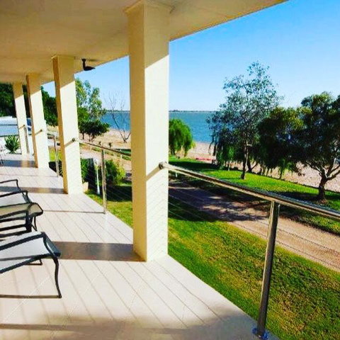 Lake Boga Waterfront Holiday House - Sydneys Hotel 3