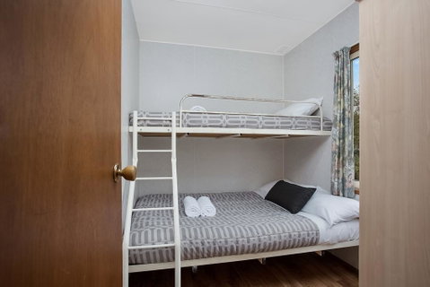 Lake Hamilton Motor Village And Caravan Park - Sydneys Hotel 2