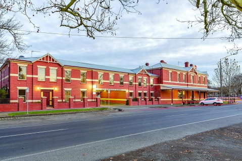 Lake Inn - Ballarat - Sydneys Hotel 0