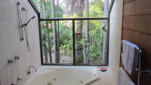 Lake Russell Luxury Retreat - Sydneys Hotel 0