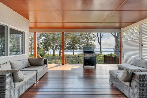 LAKEFRONT And SUNSET HAVEN - Sydneys Hotel 3