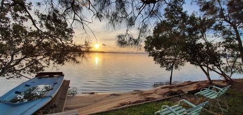 LAKEFRONT And SUNSET HAVEN - Sydneys Hotel 1