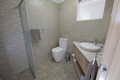 Lakeview Apartments - Sydneys Hotel 3